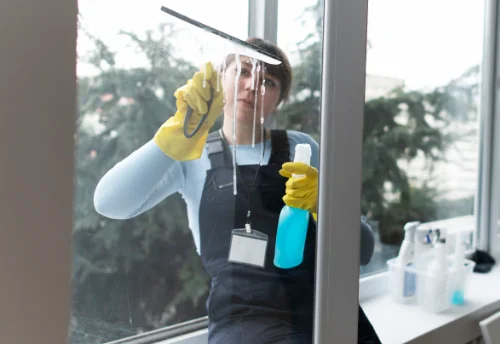 Nettoyage de vitres intérieures et extérieures à Arzano